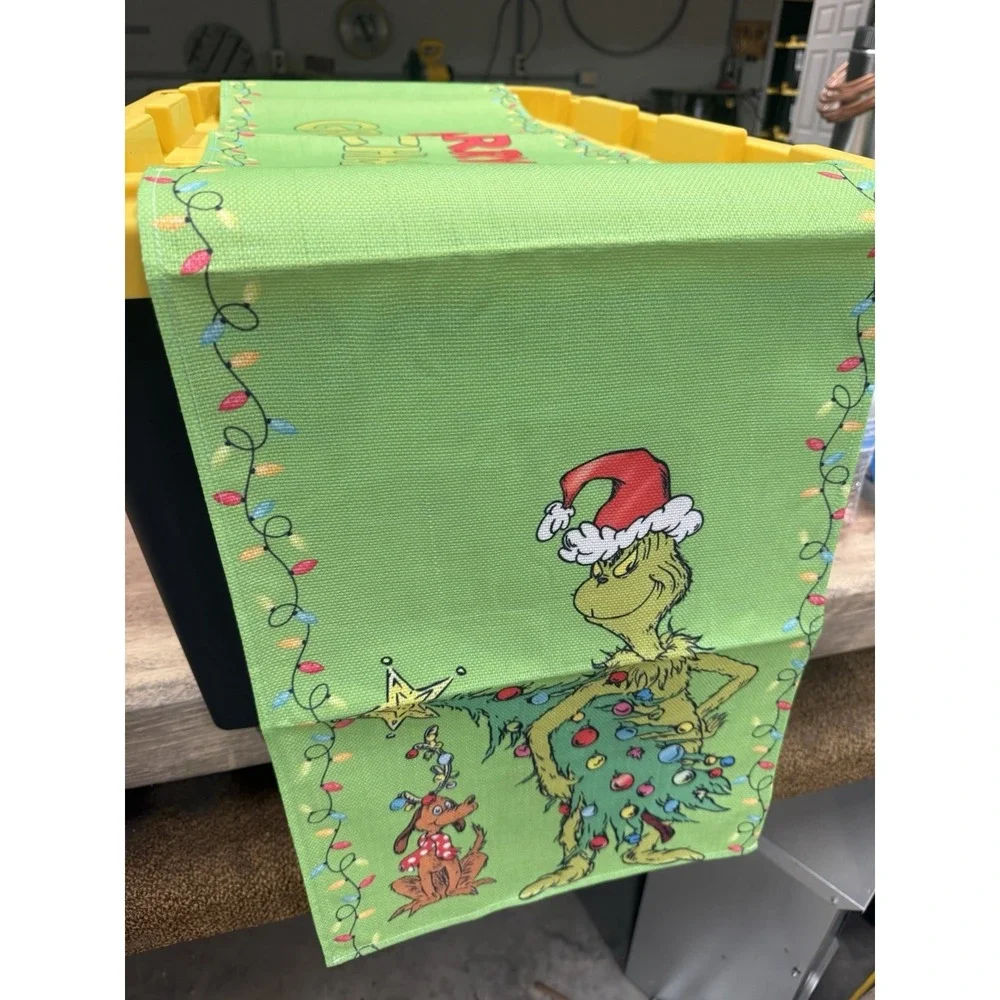 Merry Grinchmas 4 Placemats 1 Table Centerpiece Christmas Decor